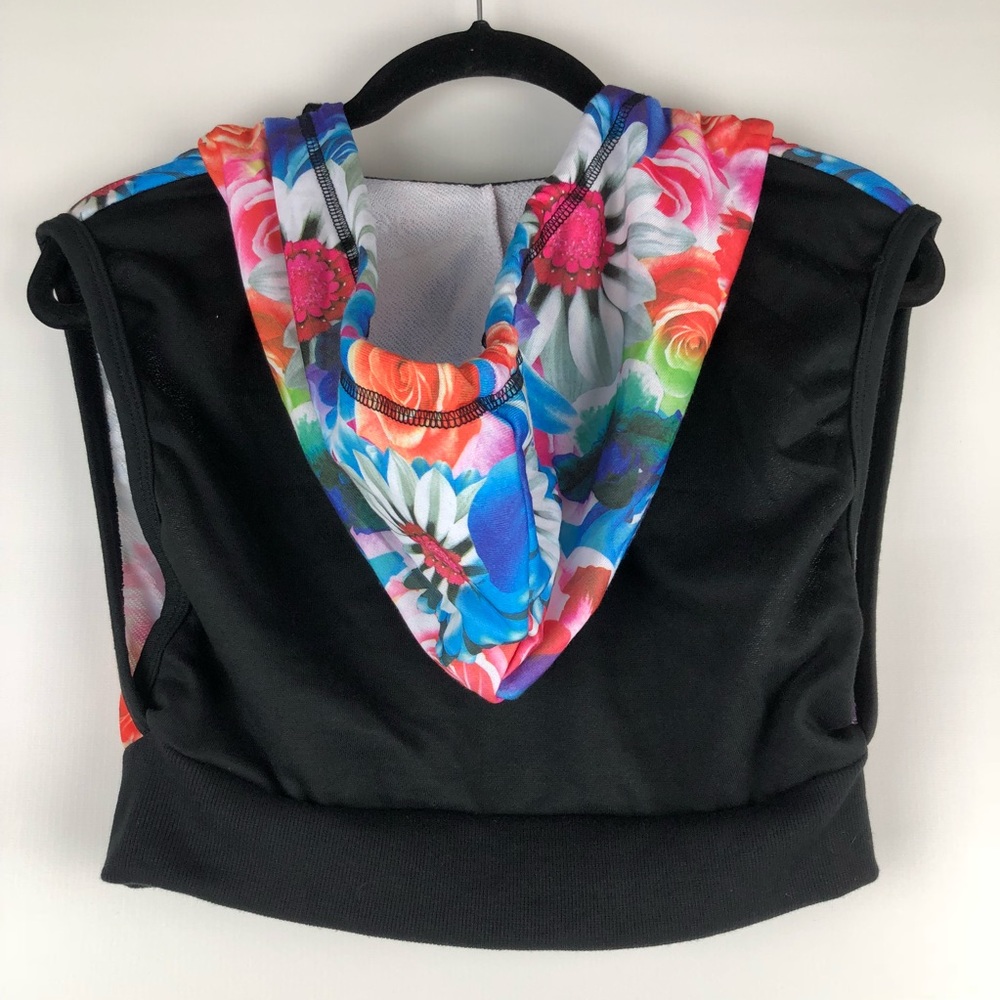 ❤️$5 with Bundle Purchase - Red Fox Crop Top - Picture 2 of 4
